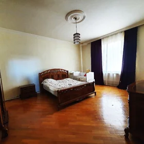 In Baku 150.0 m² house with 5.0 rooms is for sale - Image 3