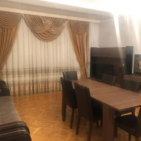 In Baku 140.0 m² apartment is for rent - Image 3