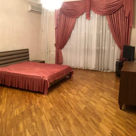 In Baku 140.0 m² apartment is for rent - Image 7
