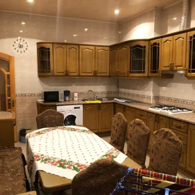 In Baku 140.0 m² apartment is for rent - Image 10