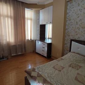 In Baku 90.0 m² apartment is for rent - Image 3