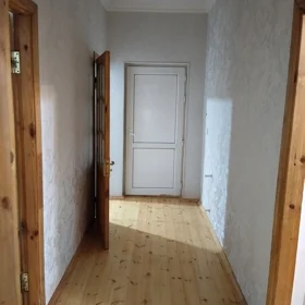 In Khirdalan 70.0 m² house with 3.0 rooms is for sale - Image 2