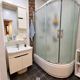 In Baku 68.0 m² apartment is for rent - Image 8
