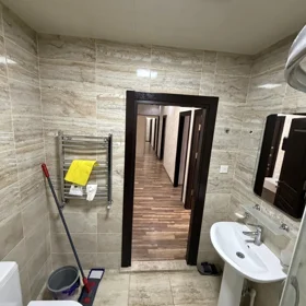 In Baku 95.0 m² apartment is for rent - Image 2