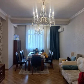In Baku 141.0 m² apartment is for sale - Image 5