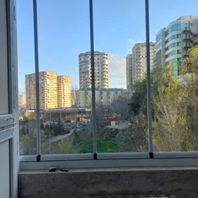 In Baku 141.0 m² apartment is for sale - Image 10