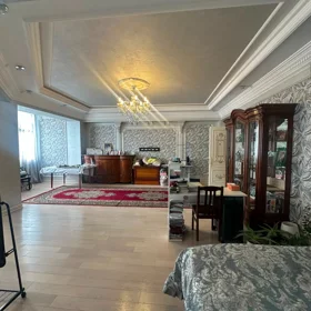 In Baku 180.0 m² apartment is for sale - Image 10
