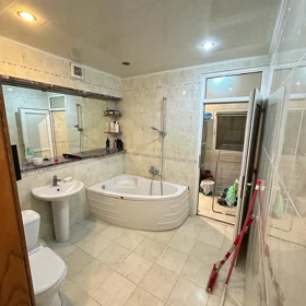 In Baku 107.0 m² apartment is for sale - Image 7