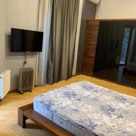 In Baku 200.0 m² apartment is for rent - Image 3