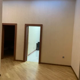 In Baku 200.0 m² apartment is for rent - Image 7