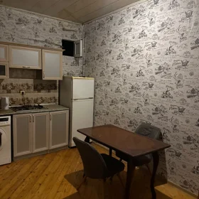 In Baku 100.0 m² house with 3.0 rooms is for rent - Image 8