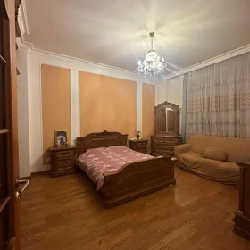 In Baku 200.0 m² apartment is for rent - Image 2