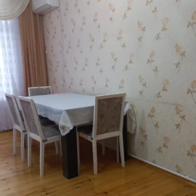 In Baku 70.0 m² apartment is for rent - Image 3