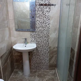 In Khirdalan 60.0 m² apartment is for rent - Image 8