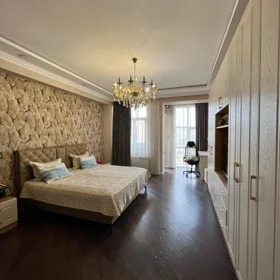 In Baku 164.0 m² apartment is for sale - Image 9