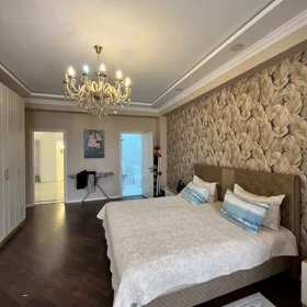 In Baku 164.0 m² apartment is for sale - Image 10