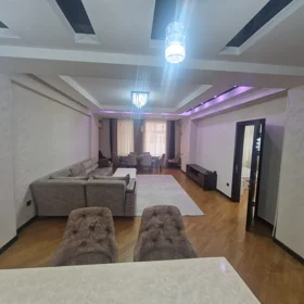 In Baku 130.0 m² apartment is for rent - Image 9