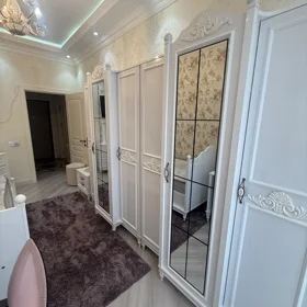 In Baku 175.0 m² apartment is for rent - Image 2