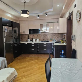 In Baku 100.0 m² apartment is for rent - Image 2