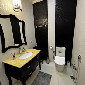 In Baku 100.0 m² apartment is for rent - Image 9