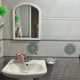 In Baku 70.0 m² apartment is for sale - Image 7