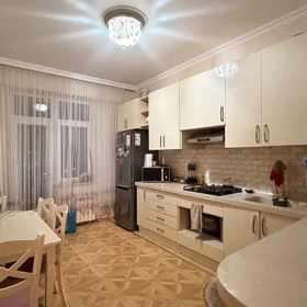 In Baku 93.0 m² apartment is for sale - Image 5