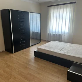 In Baku 110.0 m² apartment is for rent - Image 2