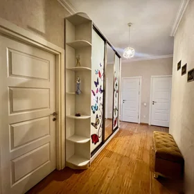 In Baku 100.0 m² apartment is for sale - Image 6