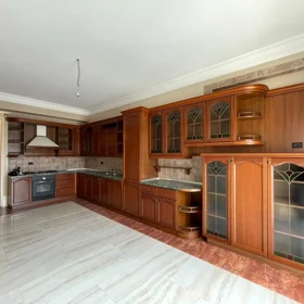 In Baku 250.0 m² apartment is for sale - Image 7