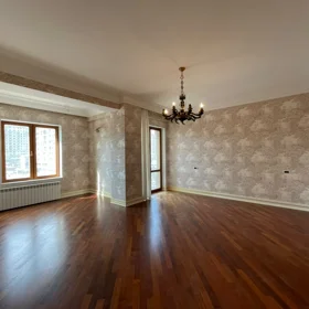 In Baku 250.0 m² apartment is for sale - Image 10