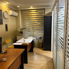 In Baku 100.0 m² commercial is for rent - Image 3