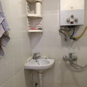 In Baku 35.0 m² house with 2.0 rooms is for rent - Image 8