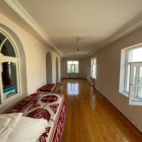 In nan 250.0 m² house with 6.0 rooms is for sale - Image 2
