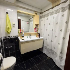 In Baku 90.0 m² apartment is for sale - Image 2