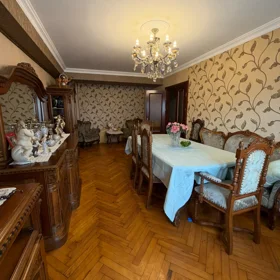 In Baku 90.0 m² apartment is for sale - Image 4