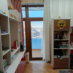 In Baku 290.0 m² apartment is for rent - Image 6