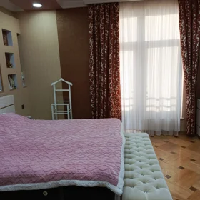 In Baku 290.0 m² apartment is for rent - Image 8