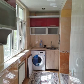 In Baku 75.0 m² apartment is for rent - Image 9