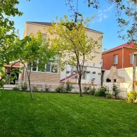 In nan 200.0 m² house with 4.0 rooms is for sale - Image 4
