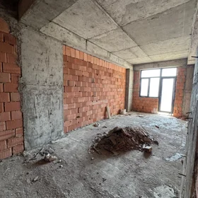 In Baku 191.0 m² apartment is for sale - Image 3
