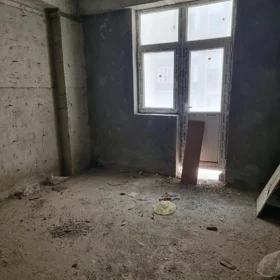 In Baku 70.0 m² apartment is for sale - Image 2