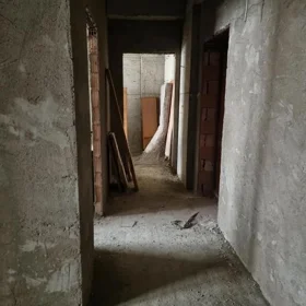 In Baku 70.0 m² apartment is for sale - Image 10