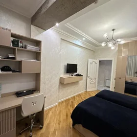 In Baku 124.0 m² apartment is for sale - Image 5