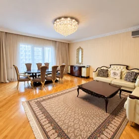 In Baku 150.0 m² apartment is for rent - Image 4