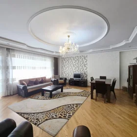 In Baku 153.0 m² apartment is for sale - Image 3