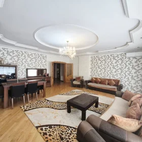 In Baku 153.0 m² apartment is for sale - Image 5
