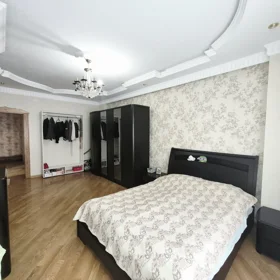 In Baku 153.0 m² apartment is for sale - Image 6