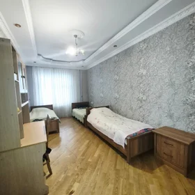 In Baku 153.0 m² apartment is for sale - Image 9