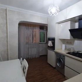 In Baku 90.0 m² apartment is for sale - Image 8