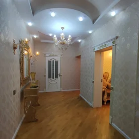 In Baku 100.0 m² apartment is for sale - Image 9